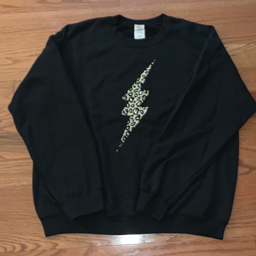 NEW* SWEATSHIRT